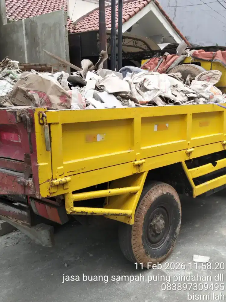 Jasa buang puing dan sampah