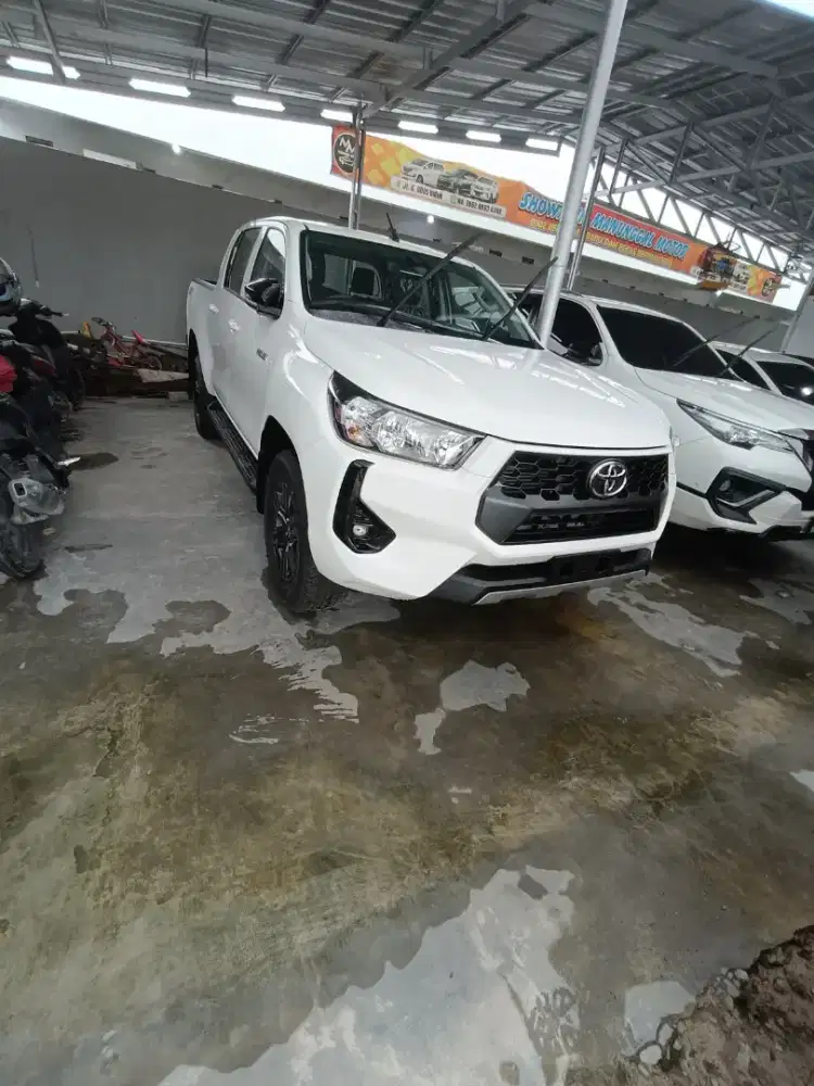 DI JUAL HILUX DC KABIN G MT