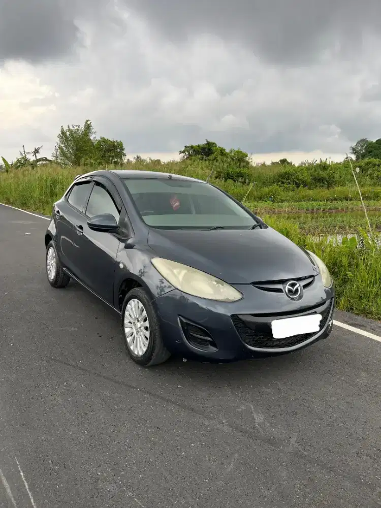 Mazda 2 thn 2011 Pajak Hidup & Surat2nya Lengkap Kamera Mundur Parkir