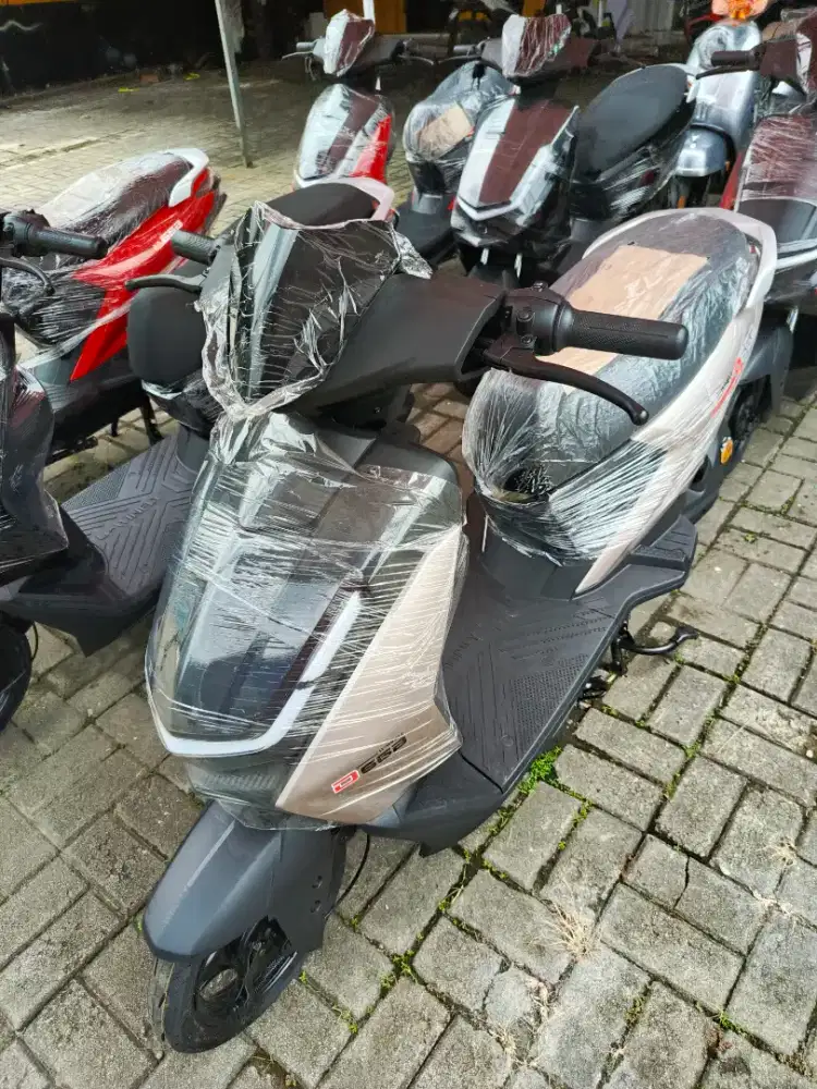 Sepeda listrik Uwinfly tipe D66B