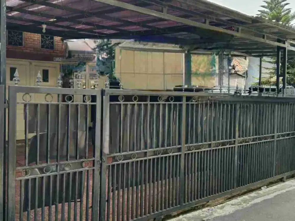 Dijual rumah artistik di tanah bari depok