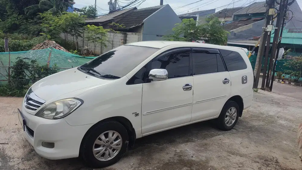 Toyota Kijang Innova 2009 Bensin