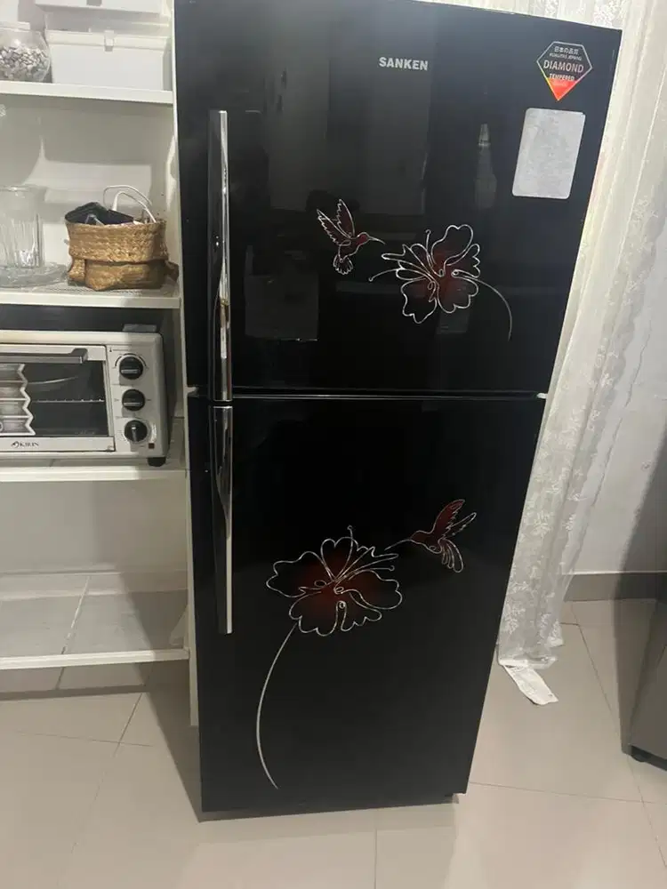 Dijual kulkas sanken 2 pintu