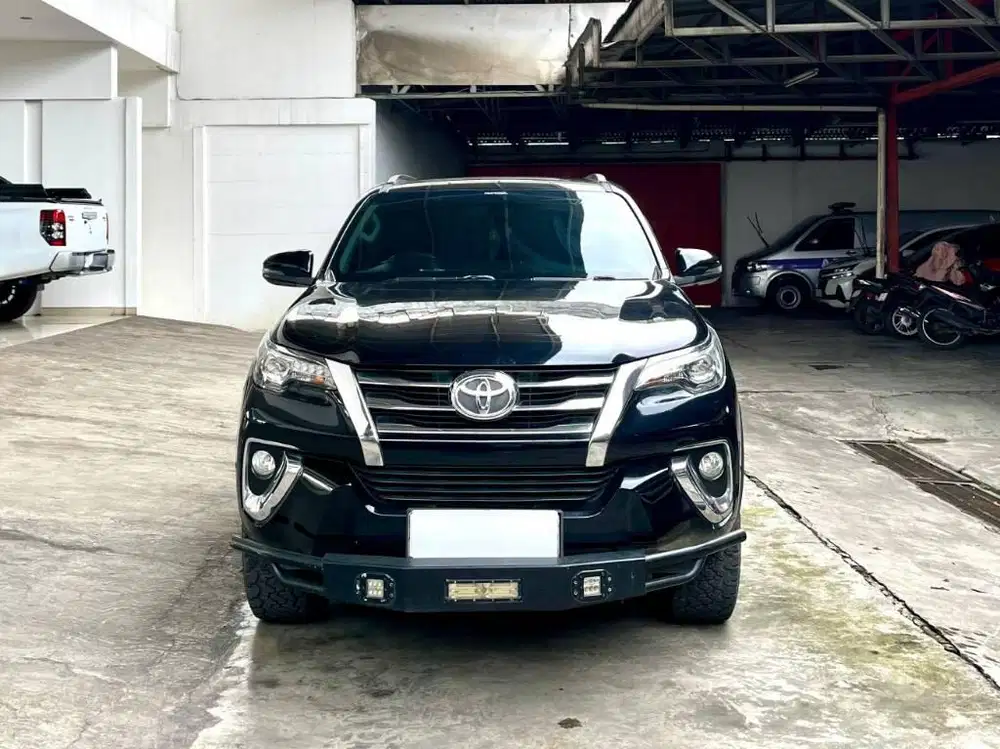 Toyota Fortuner VRZ Matic / AT 2019 Hitam