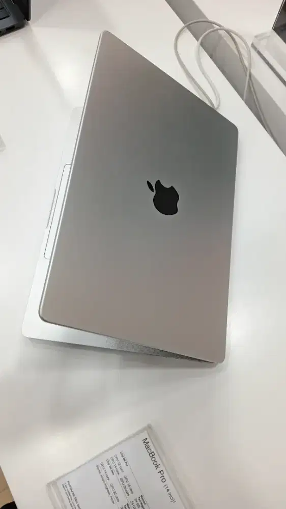 READY MACBOOK PRO 14inc KREDIR INDODANA BUNGA HINGGA 0%