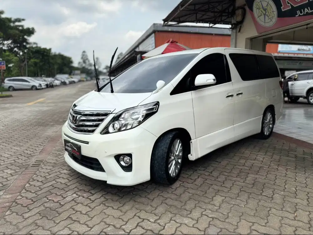 Toyota Alphard Premium Sound AT Matic 2012 Putih Premium Sound