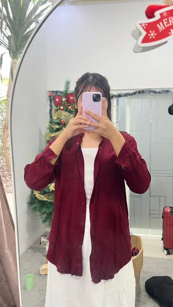 Kemeja merah maroon