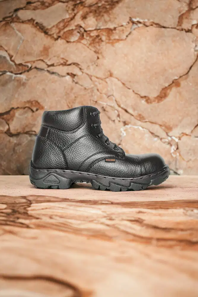 Terbaik Sepatu safety pekerja pabrik farmasi Pungging