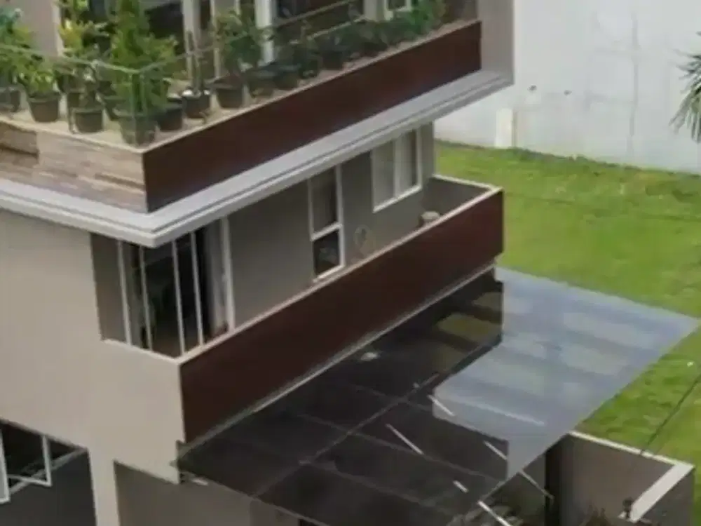 Dijual Rumah Premium Cantik 3 Lantai Lokasi Gading Serpong