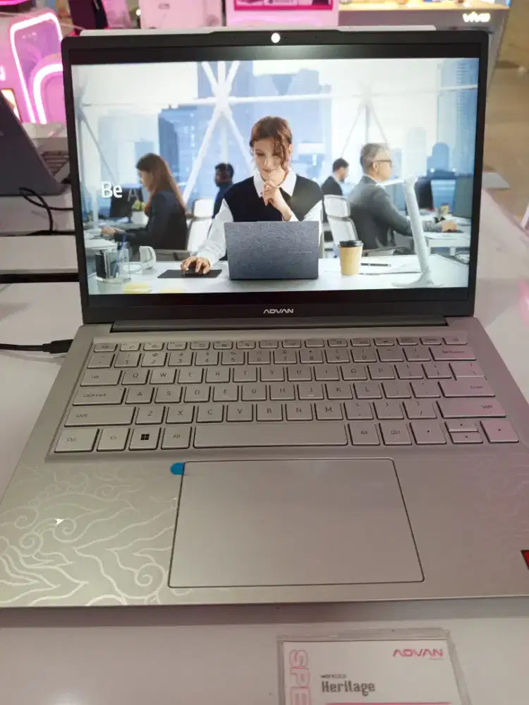 Advan Workplus heritage 8/512GB