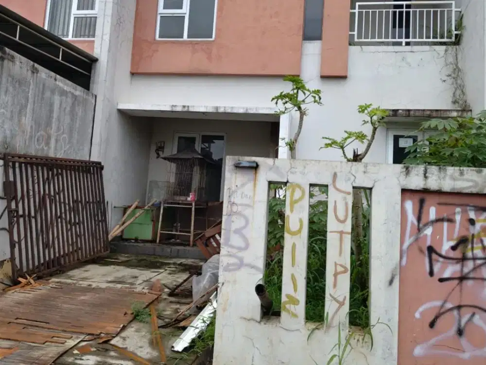 Dijual Rumah 2 Lt di Taman Royal 2 Cipondoh Tangerang.
