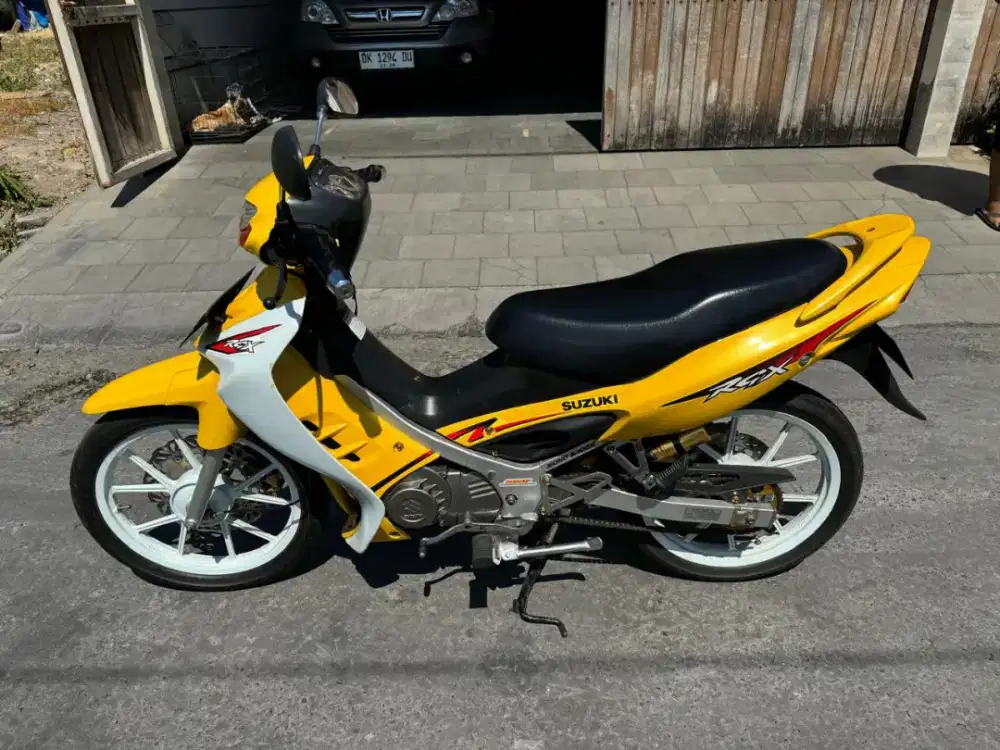 Suzuki satria hiu 120cc kuning