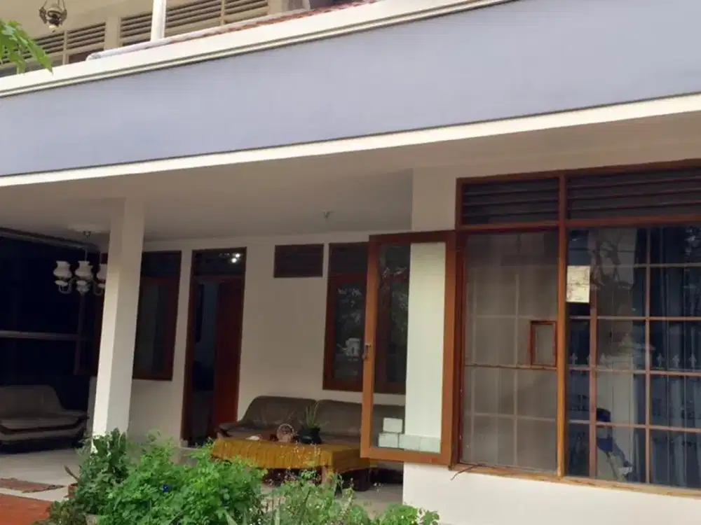 Jual Rumah Area Senopati. LT.350/LB.400. 5BR. SHM. Harga 23,5M