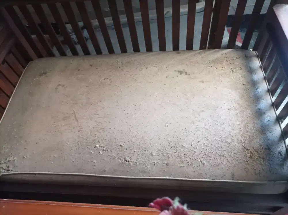 Kursi bekas nego sampe jadi