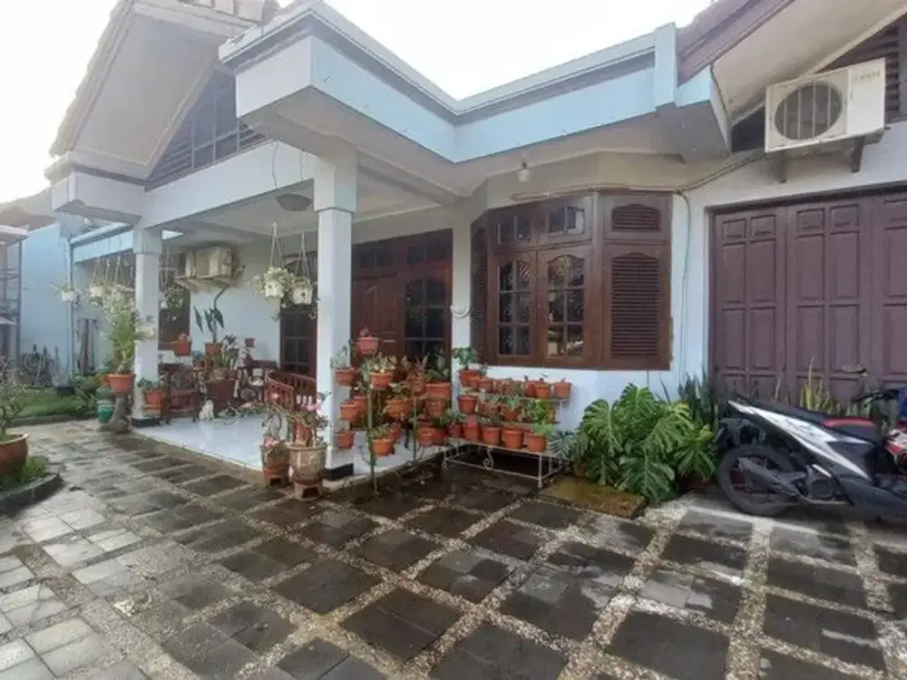 Rumah Murah Banget Luas Tanah Besar 370m2 di Perumahan UI jalan Ciputat Raya