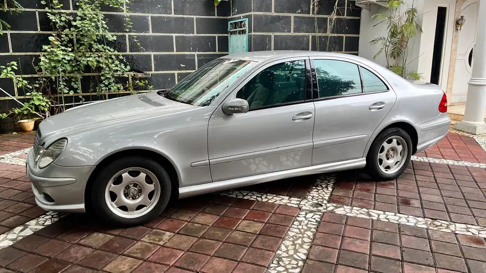 Mercedes-Benz E200 2007 Bensin