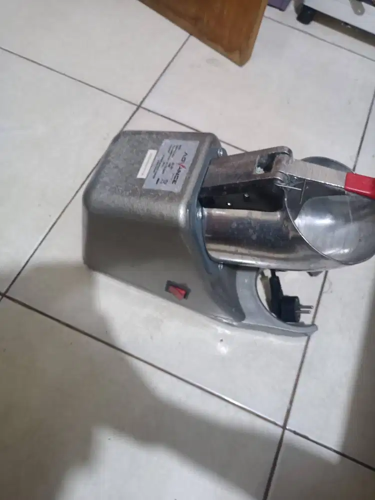 Mesin Serut Es Listrik Advance SE-201 300W – Siap Pakai