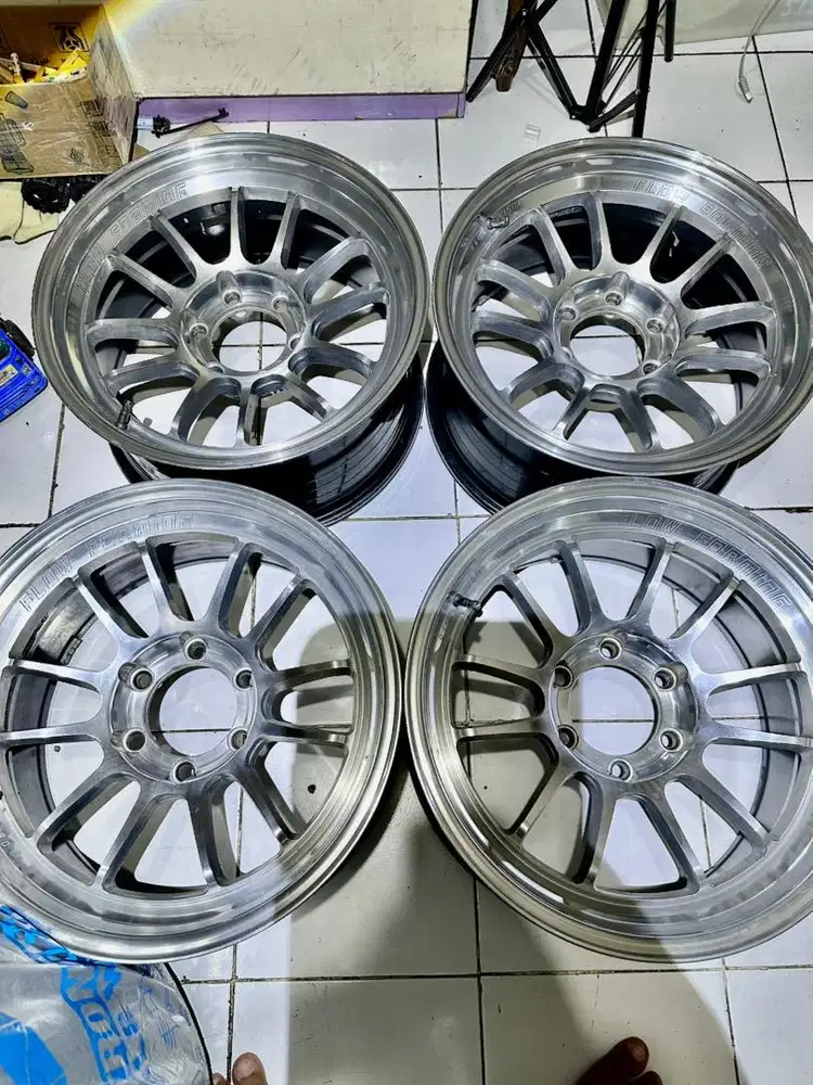 Velg venom 5 fortuner pajero hilux