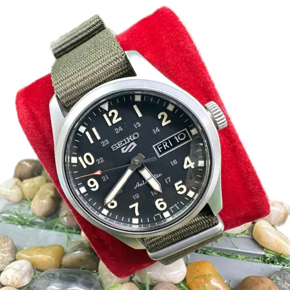 Seiko 5 Sports Military Mid-Field Green Zone Original