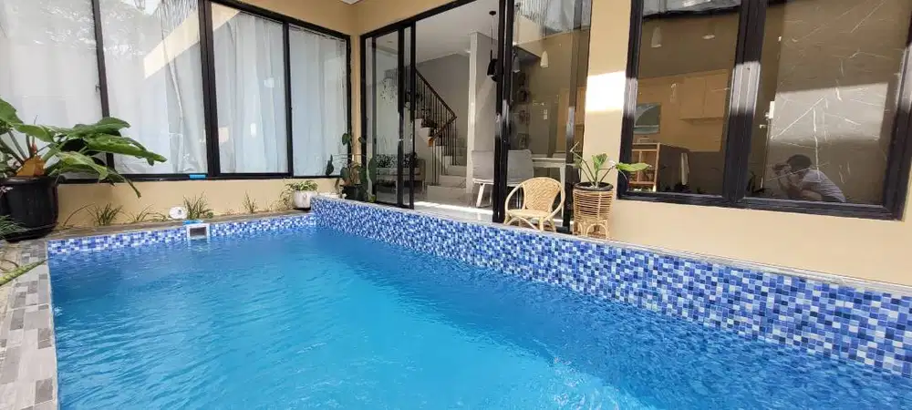 Di jual villa dengan kolam renang di kawasan elit dago pakar resor