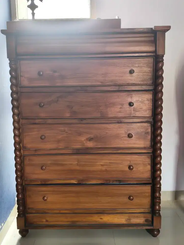 Lemari Laci Jati Tua