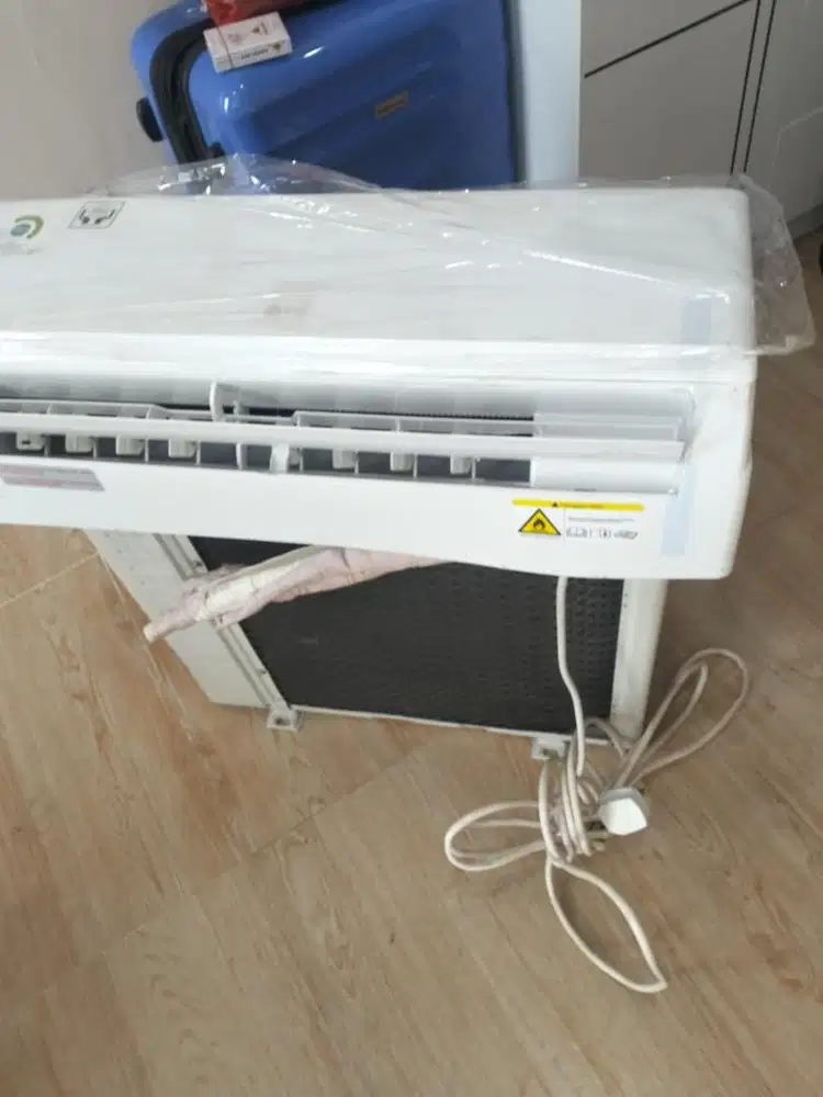 DIJUAL AC LG 1/2 PK LIKE NEW