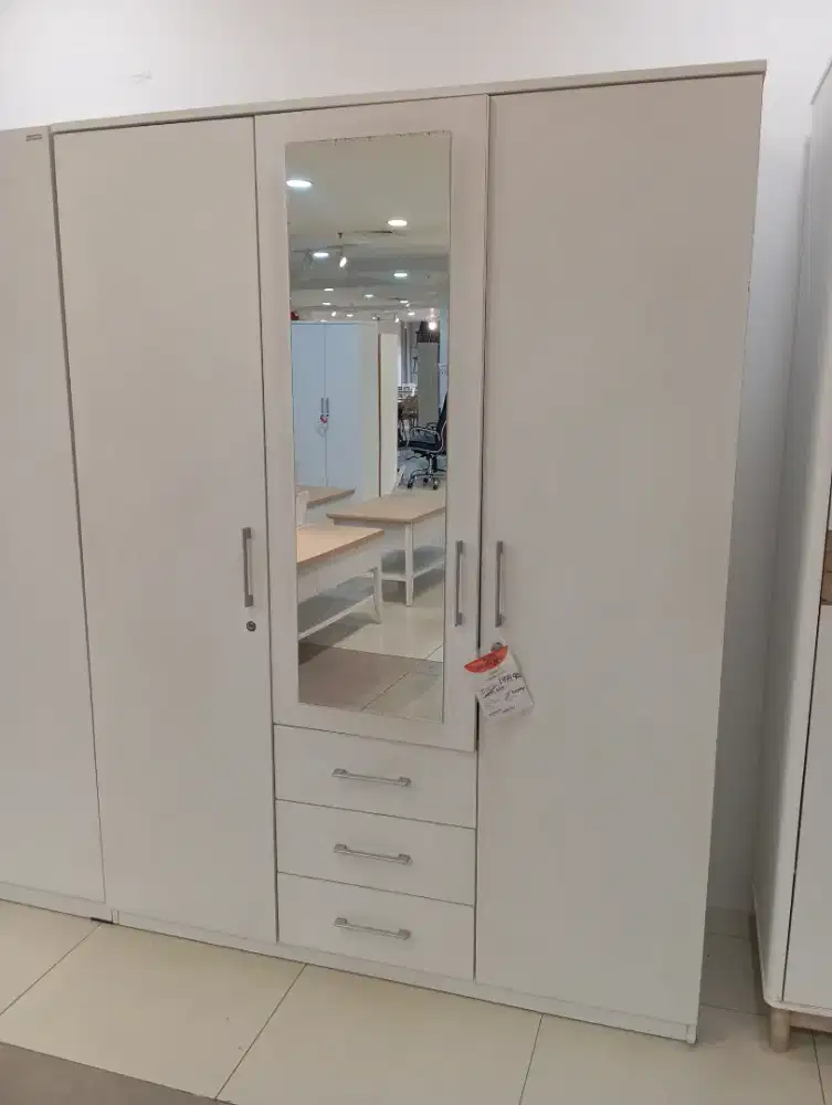 Lemari pakaian 3 pintu Vind