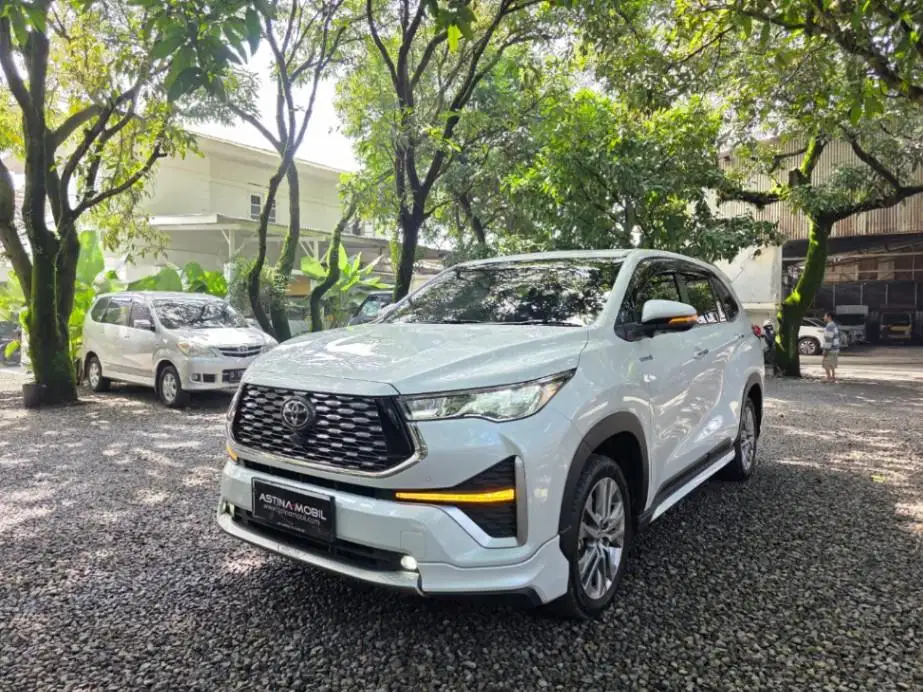 Toyota Kijang Innova 2.0 Zenix Q Hybrid CVT Modellista AT Matic