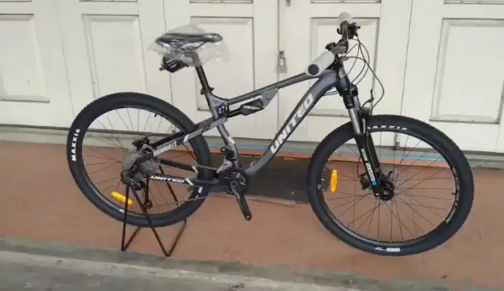 SEPEDA UNITED BROWNHILLS T1