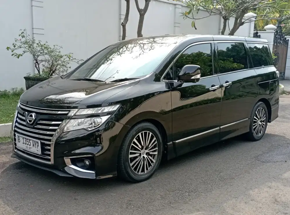 Nissan New Elgrand 2.5 HWS AT Facelift 2014 Hitam Sgt Istimewa Sekali