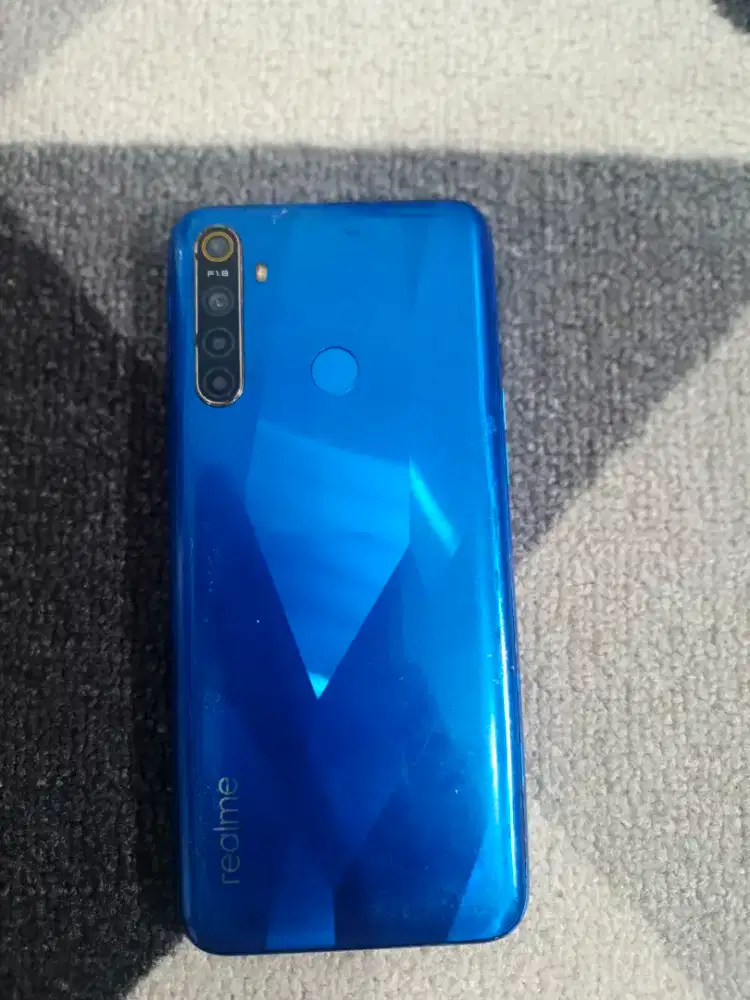 Realme 5 HP only sama casan ram3/32gb jual cepet aja 550rb