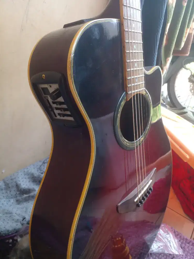 GITAR YAMAHA APX700 DSR pasaran eropa