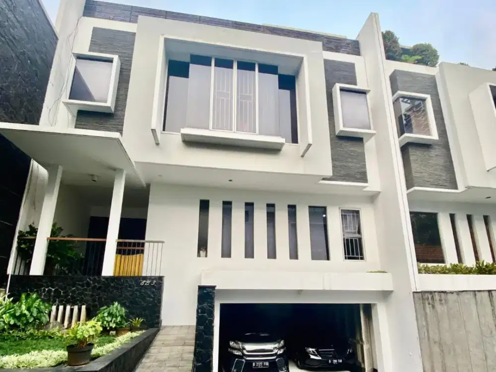 Rumah Brawijaya. LT.196/LB.560. 4BR. 5Bath. SHM. Harga 15,25M