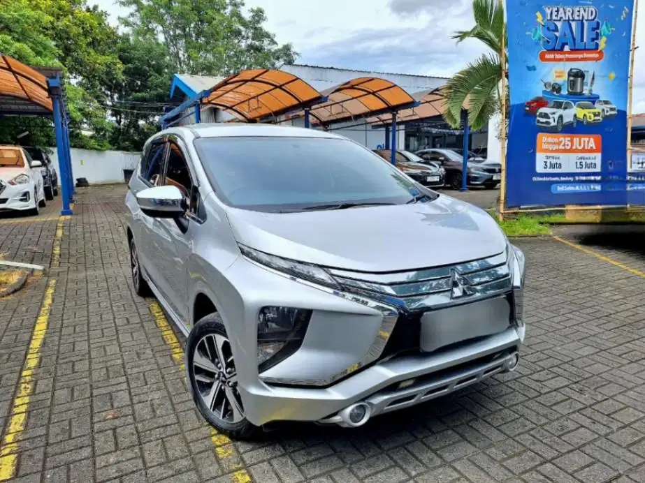 Like New - MITSUBISHI Xpander 1.5 Ultimate Bensin A/T 2019 SILVER