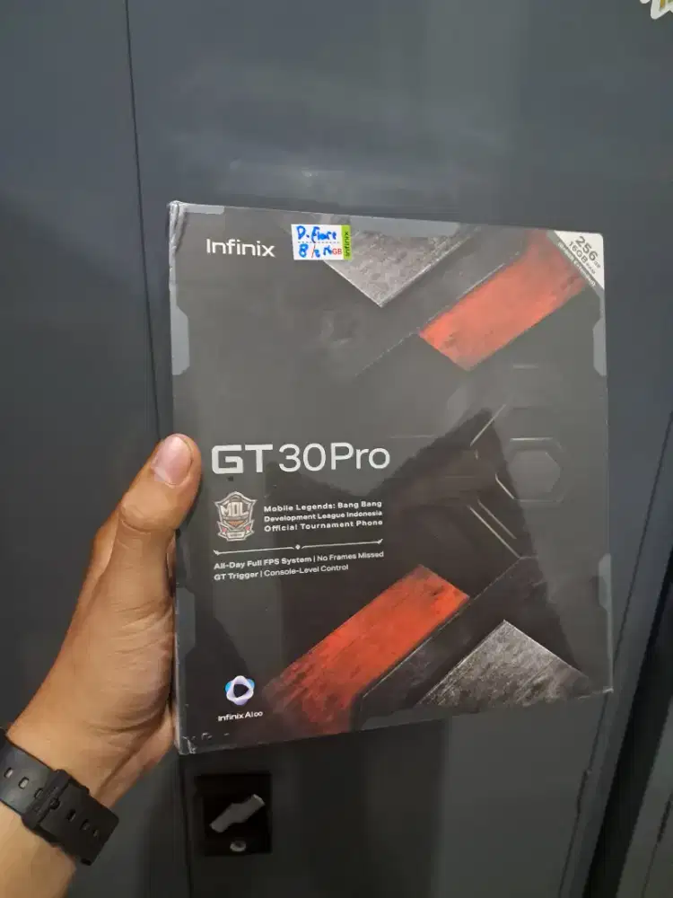 JUAL GT 30 PRO GIFT BOX 8+8/256 new GARANSI