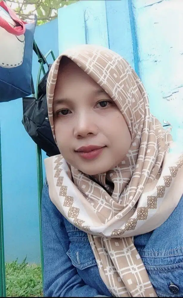 Cari kerjaan apa aja yg penting kerja