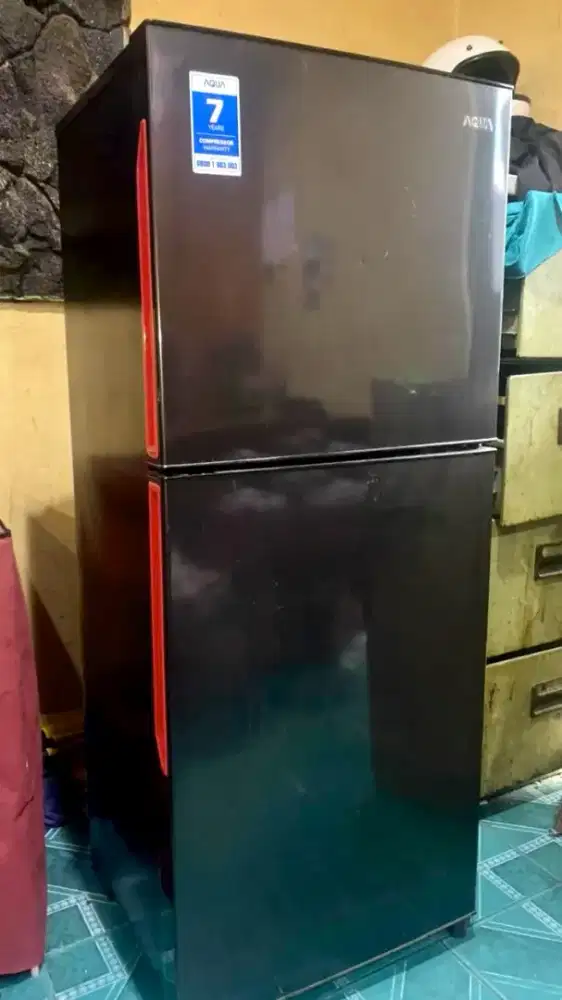 Dijual Kulkas 2 Pintu AQUA AQR-D251 (Second)