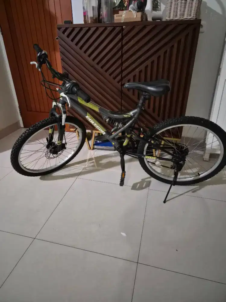 Sepeda Polygon Cyclone 300 Second