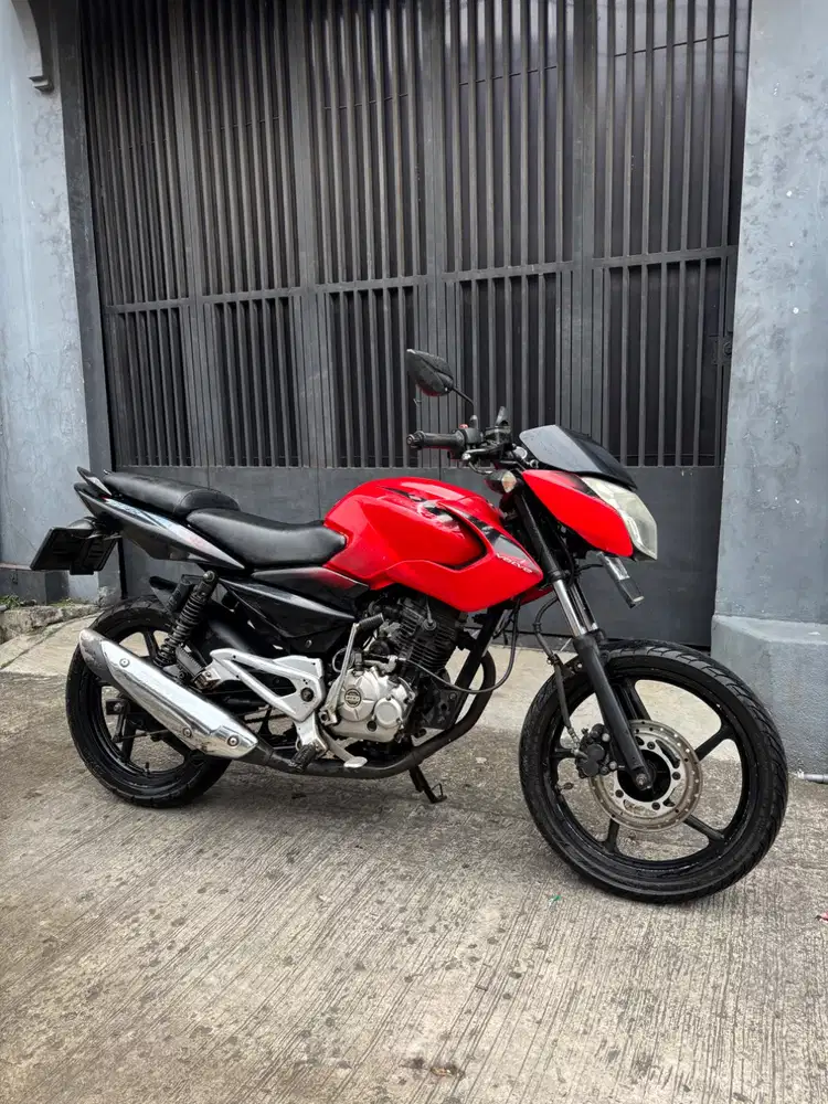 Yamaha pulsar 2012