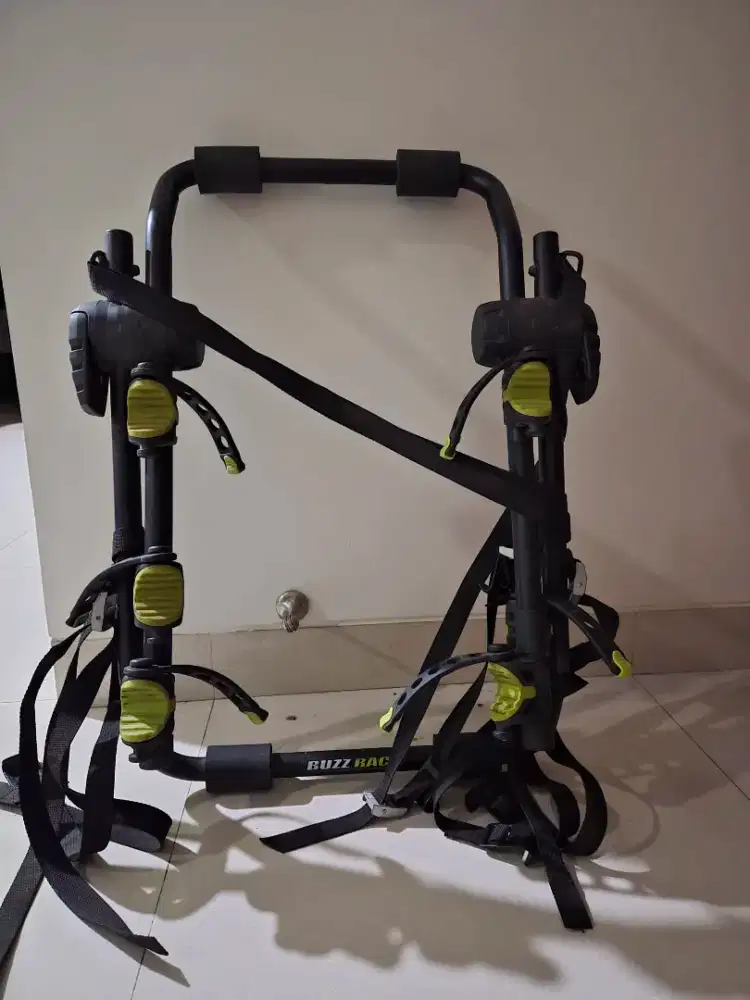 Rak sepeda di mobil Buz Rack