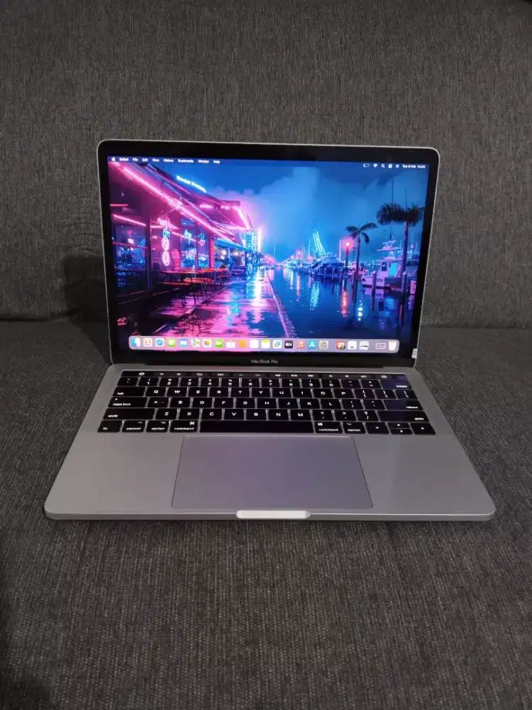Ready Murah MacBook Pro Retina 13in 2017 TouchBar core i5 8/SSD 512gb