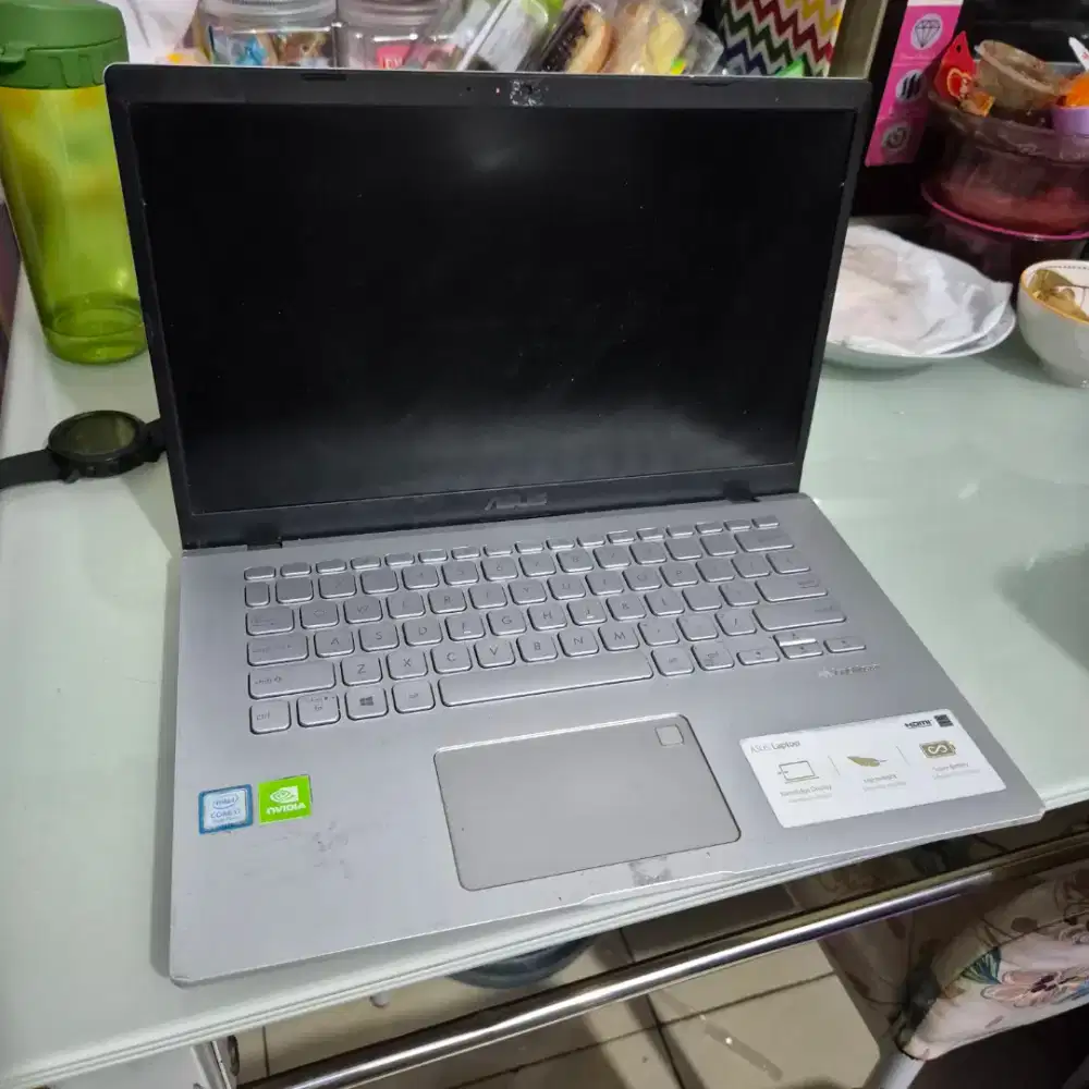 Asus Vivobook A490U
Gaming