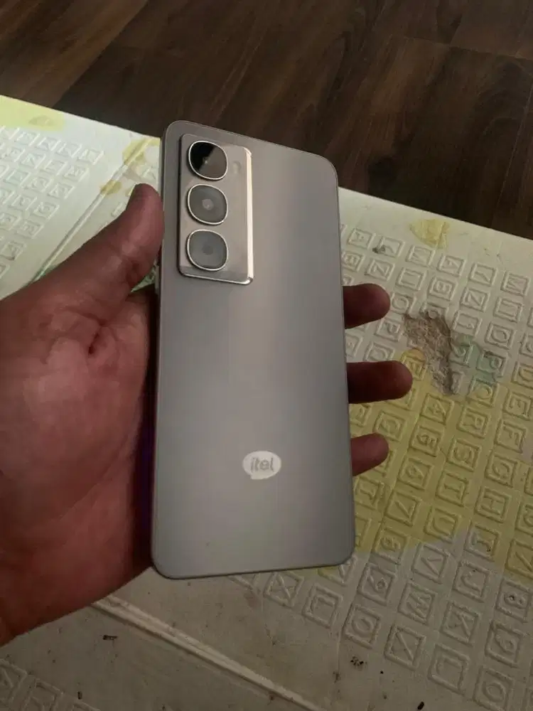 itel city 100 mulus 8/128GB , murah aja hp only