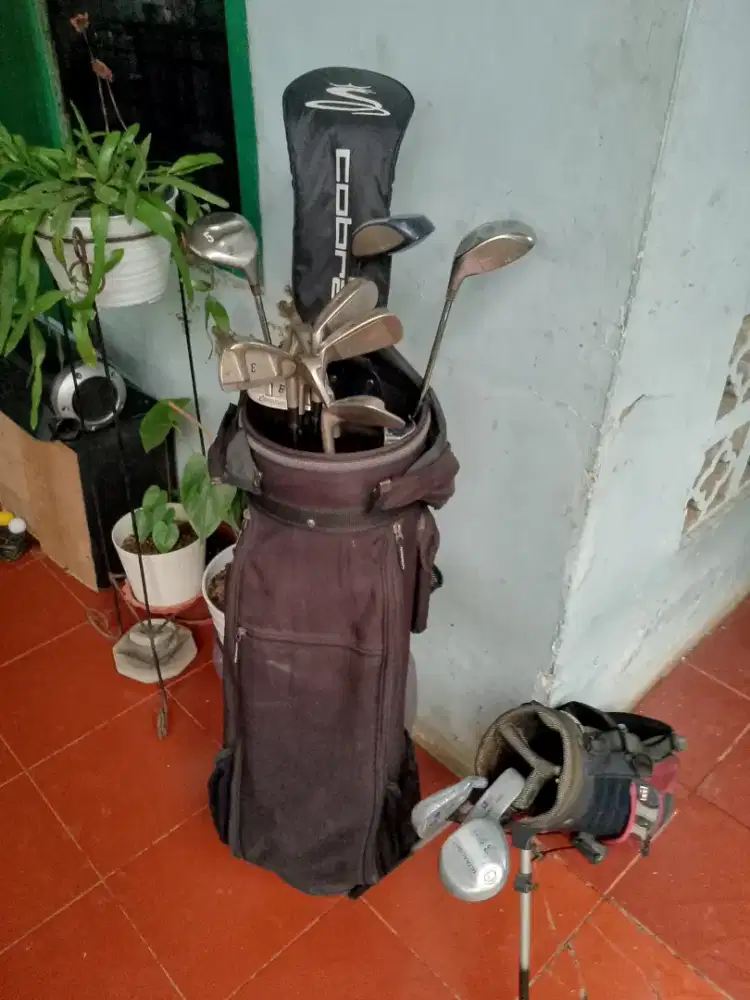 Jual stik golf dewasa dan anak masih bagus lokasi pasar Minggu Jaksel