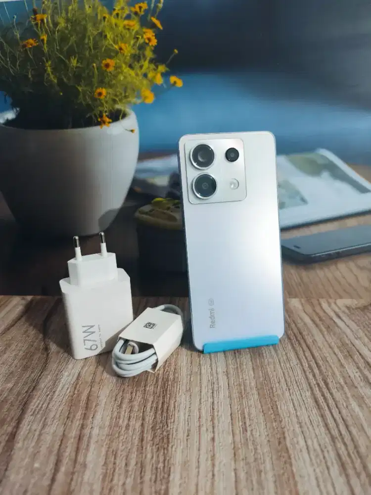 Redmi Note 13 pro 5G Ram 12/512 Hp dan charger muluss no minus