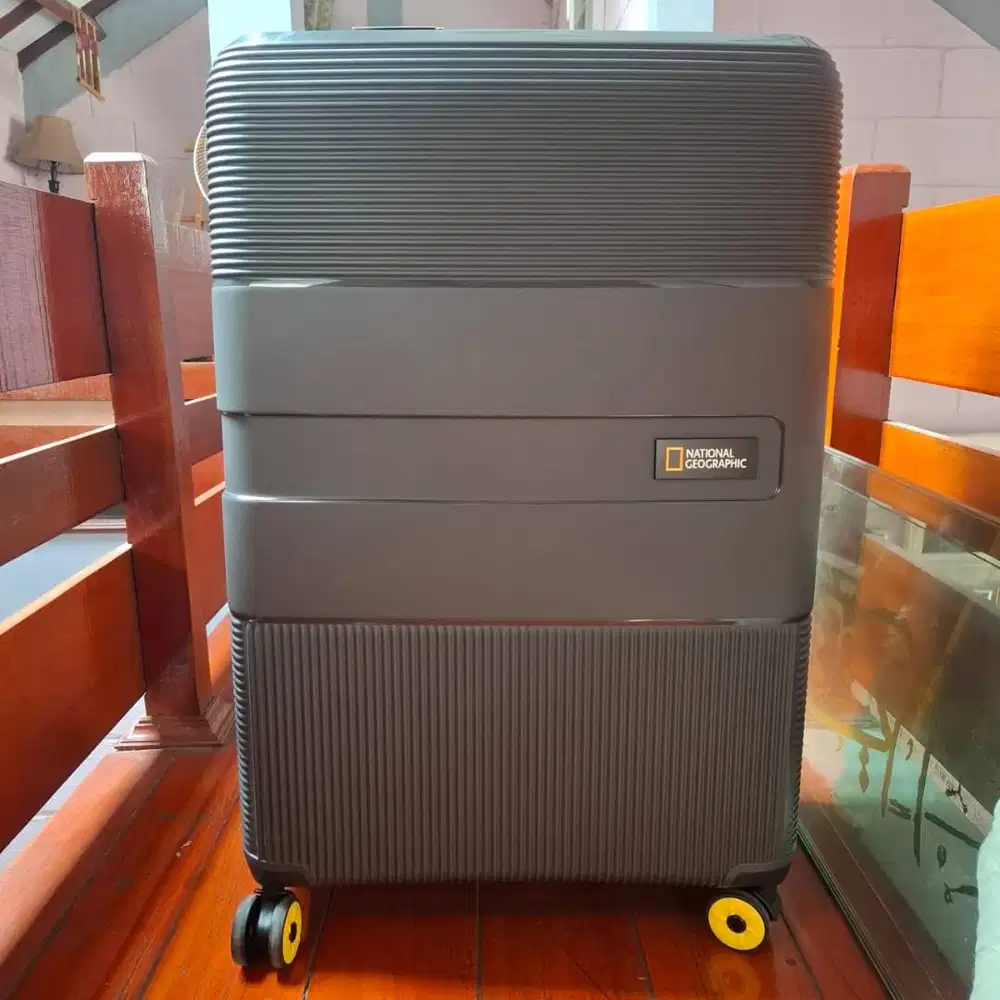 NATIONAL GEOGRAPHIC KOPER 28 inci N221-71 - Dark Grey Cavern