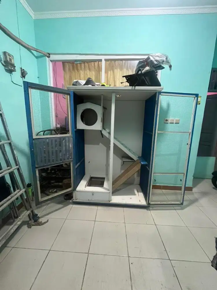 Kandang kucing 2 pintu ada roda