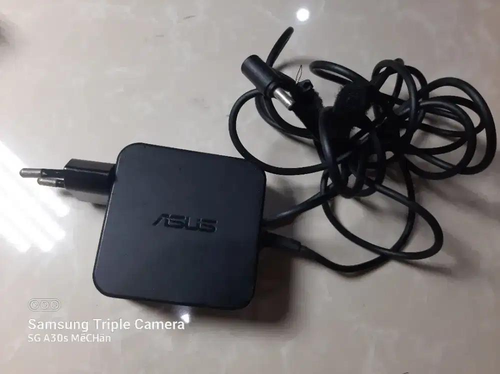 Adaptor Asus AD 883020