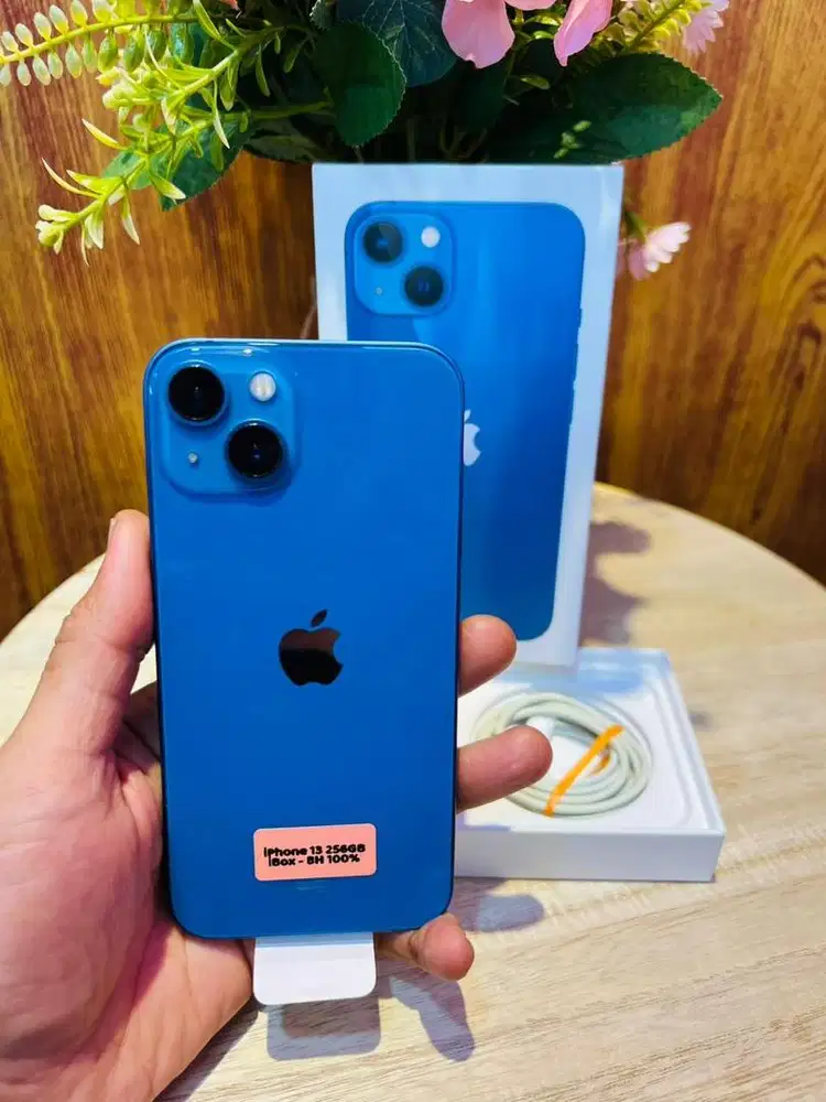 Iphone 13 256gb garansi resmi ibox