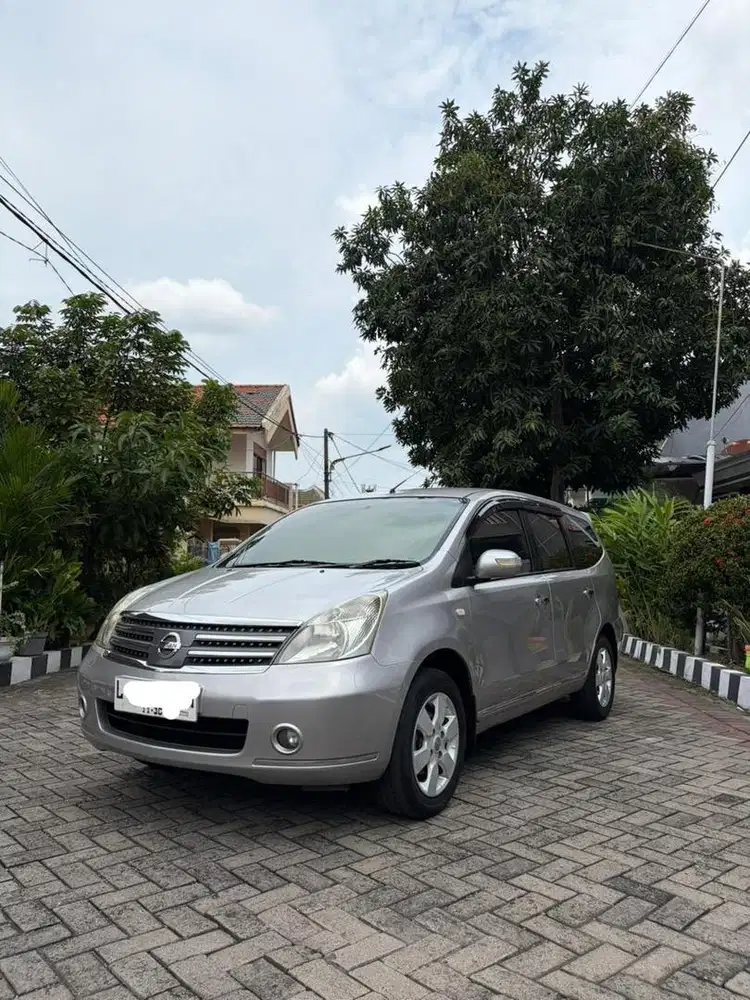 Nissan Grand livina 2010 Bensin
